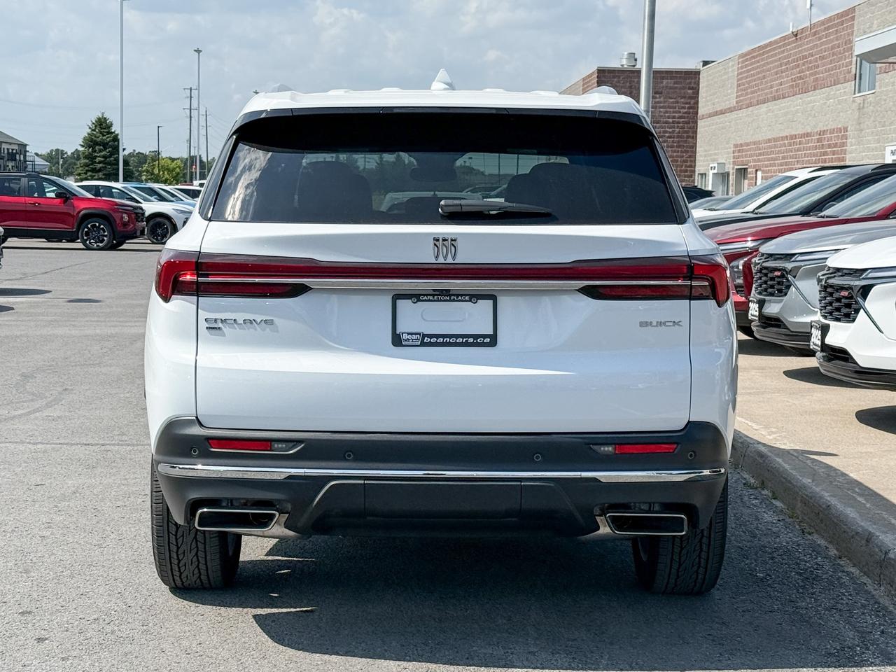 2026 Buick Enclave Preferred 2.5L 4 CYL WITH REMOTE START/ENTRY, HEATED SEATS, HEATED STEERING WHEEL, POWER LIFTGATE, BOSE SOUND SYSTEM Photo3