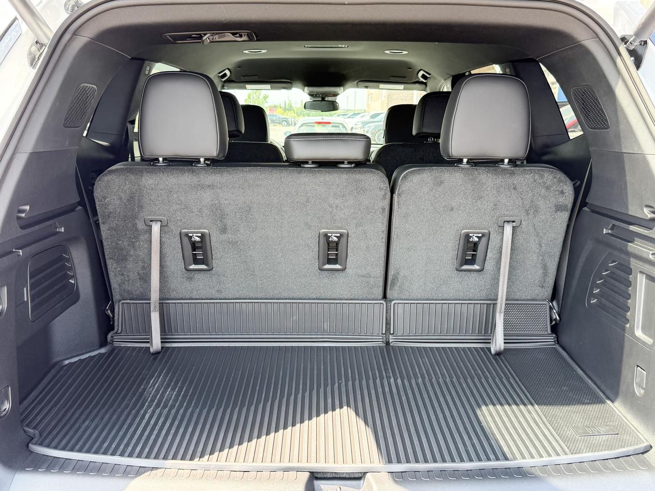 2026 Buick Enclave Preferred 2.5L 4 CYL WITH REMOTE START/ENTRY, HEATED SEATS, HEATED STEERING WHEEL, POWER LIFTGATE, BOSE SOUND SYSTEM Photo