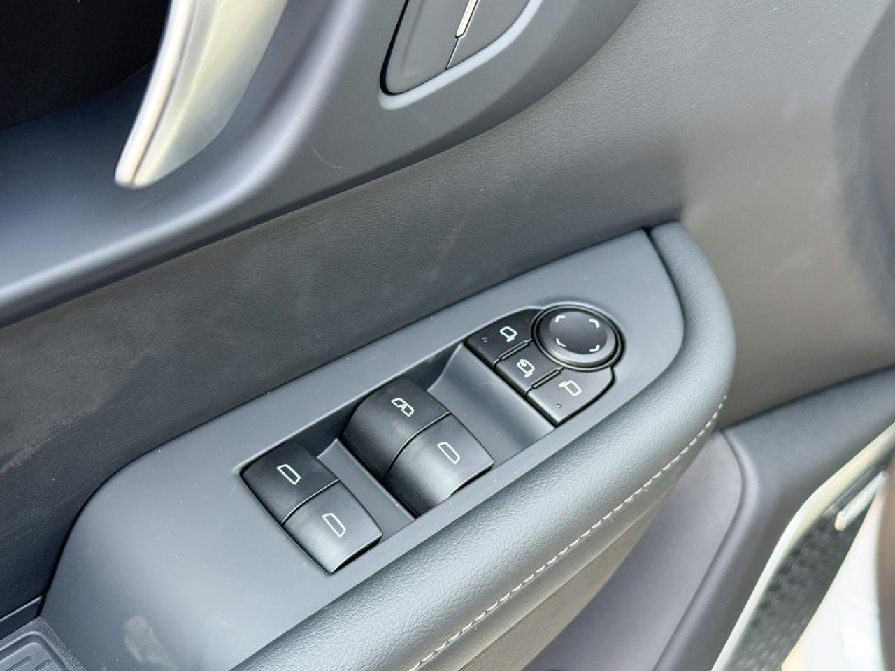 2026 Buick Enclave Preferred 2.5L 4 CYL WITH REMOTE START/ENTRY, HEATED SEATS, HEATED STEERING WHEEL, POWER LIFTGATE, BOSE SOUND SYSTEM Photo