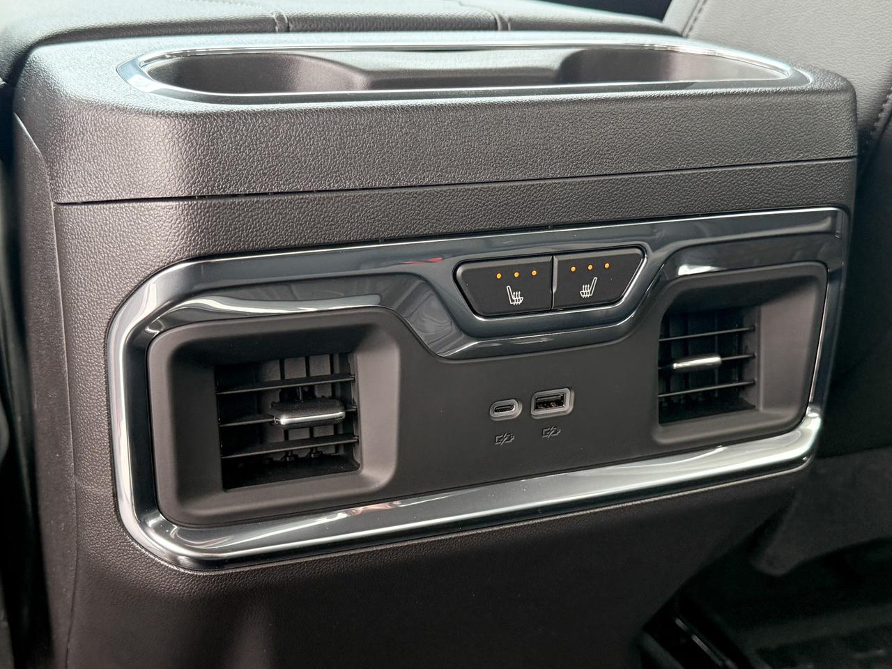 2025 GMC Sierra 1500 SLT 5.3L V8 WITH REMOTE START/ENTRY, HEATED SEATS, HEATED STEERING WHEEL, VENTILATED SEATS, ADAPTIVE CRUISE CONTROL, BOSE SPEAKER SYSTEM Photo