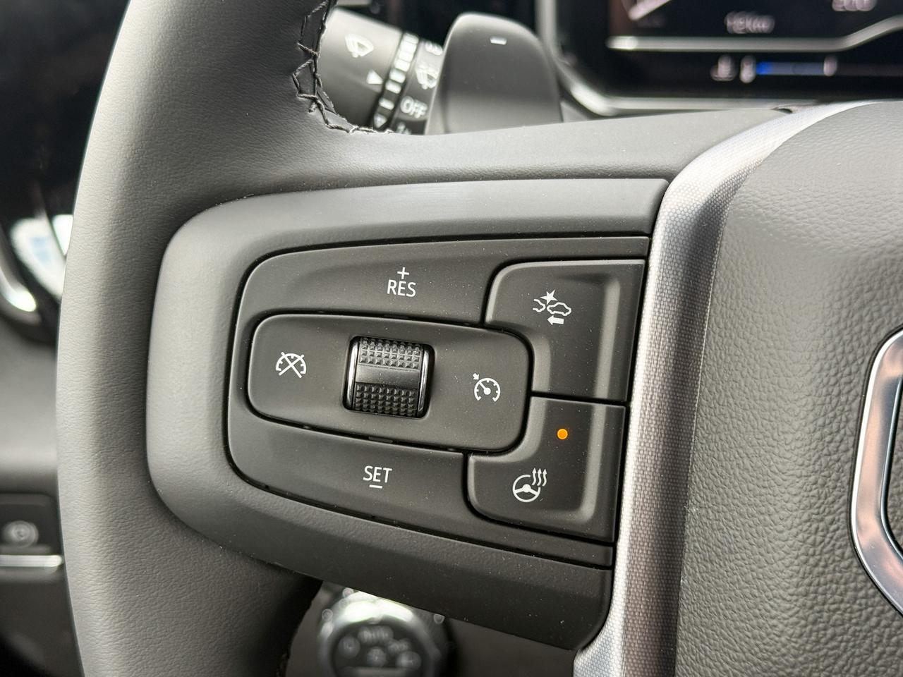 2025 GMC Sierra 1500 SLT 5.3L V8 WITH REMOTE START/ENTRY, HEATED SEATS, HEATED STEERING WHEEL, VENTILATED SEATS, ADAPTIVE CRUISE CONTROL, BOSE SPEAKER SYSTEM Photo