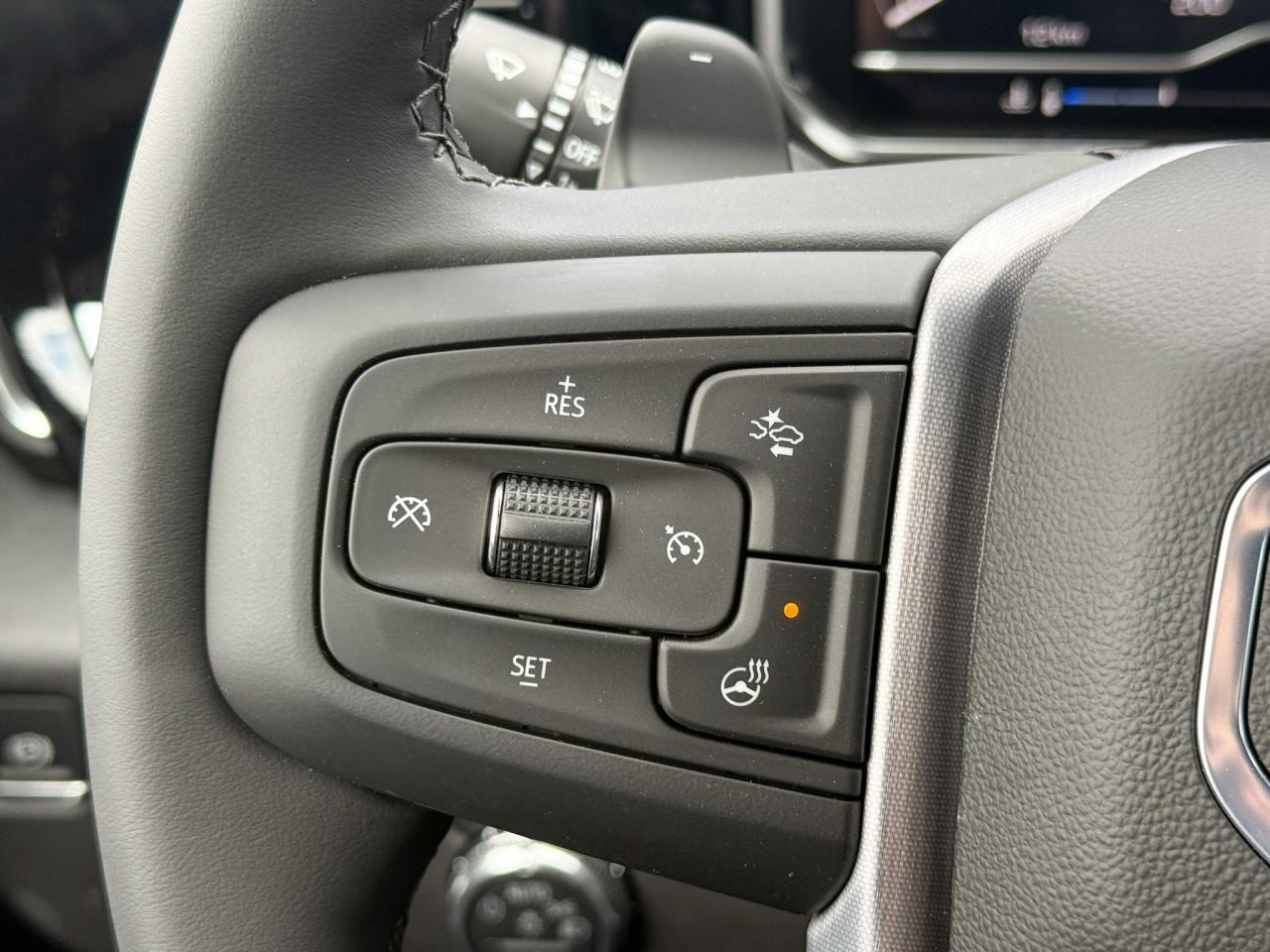 2025 GMC Sierra 1500 SLT 5.3L V8 WITH REMOTE START/ENTRY, HEATED SEATS, HEATED STEERING WHEEL, VENTILATED SEATS, ADAPTIVE CRUISE CONTROL, BOSE SPEAKER SYSTEM Photo