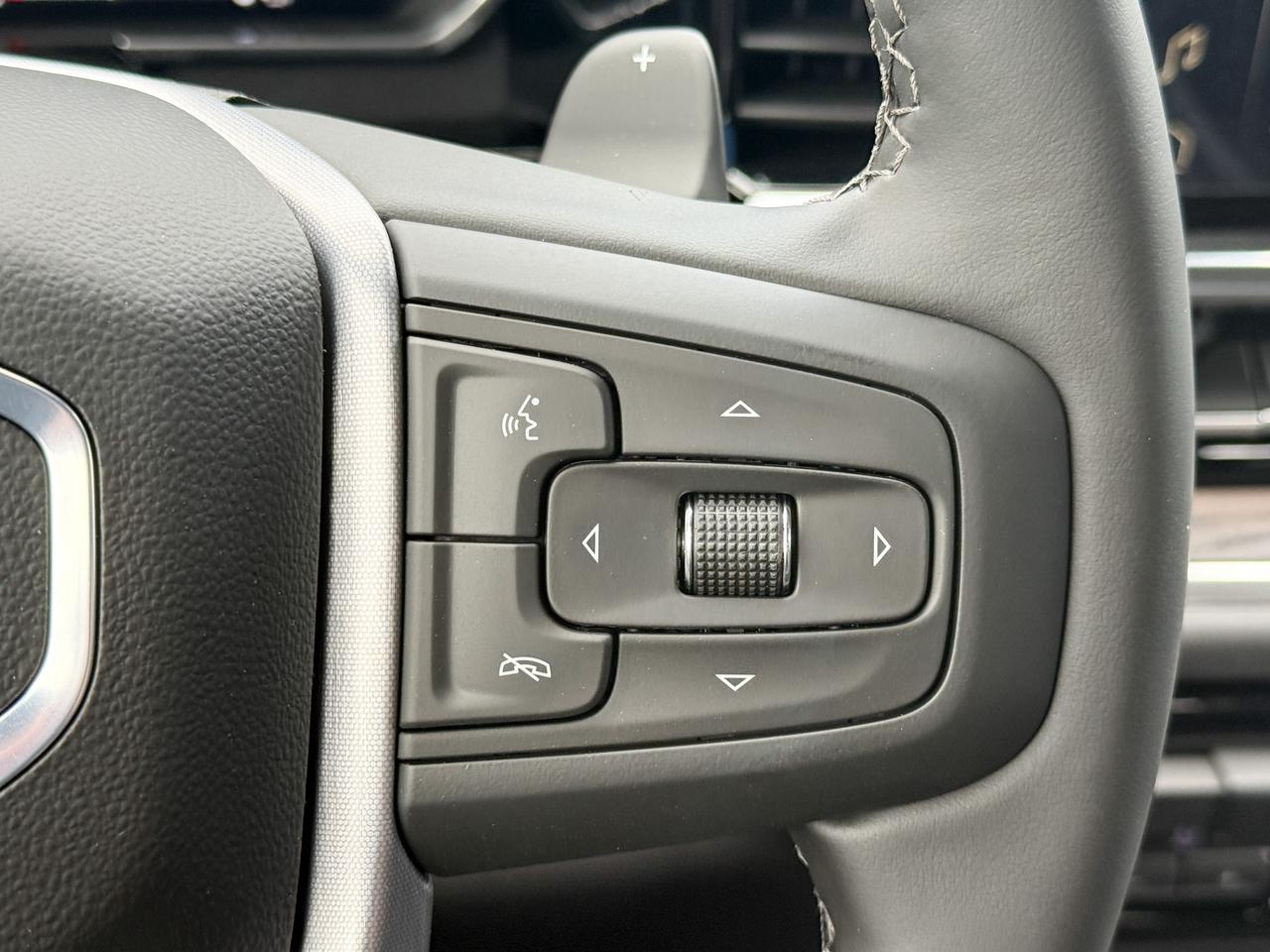 2025 GMC Sierra 1500 SLT 5.3L V8 WITH REMOTE START/ENTRY, HEATED SEATS, HEATED STEERING WHEEL, VENTILATED SEATS, ADAPTIVE CRUISE CONTROL, BOSE SPEAKER SYSTEM Photo