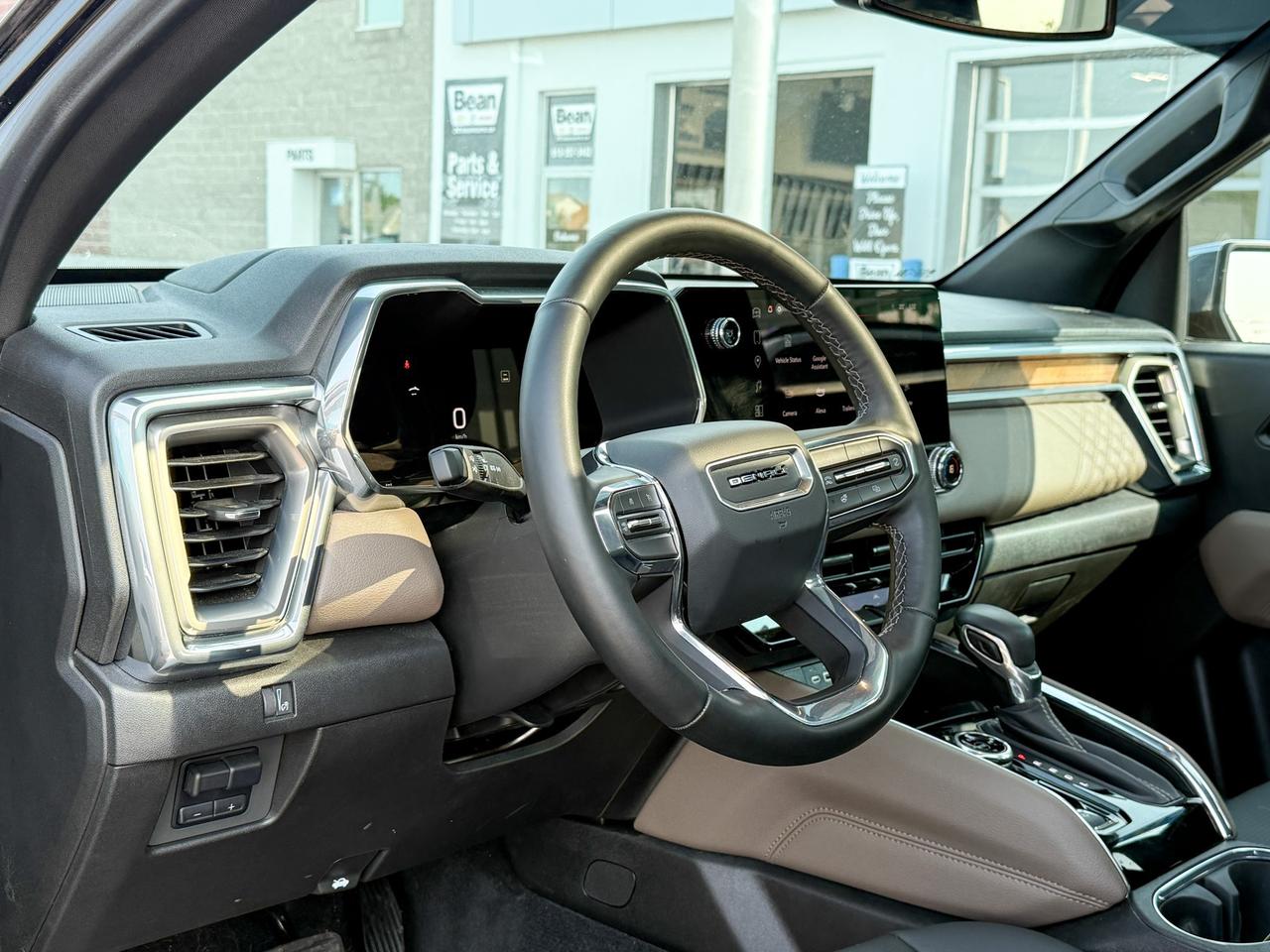 2025 GMC Canyon Denali ONE OWNER, CLEAN CARFAX, 2.7L 4CYL TURBO, DENALI BLACK EDITION, HEATED & VENTILATED FRONT LEATHER SEATS, HEATED STEERING WHEEL, POWER SUNROOF, SAFETY PACKAGE, BLACK BADGES, UNDERBODY CAMERAS Photo