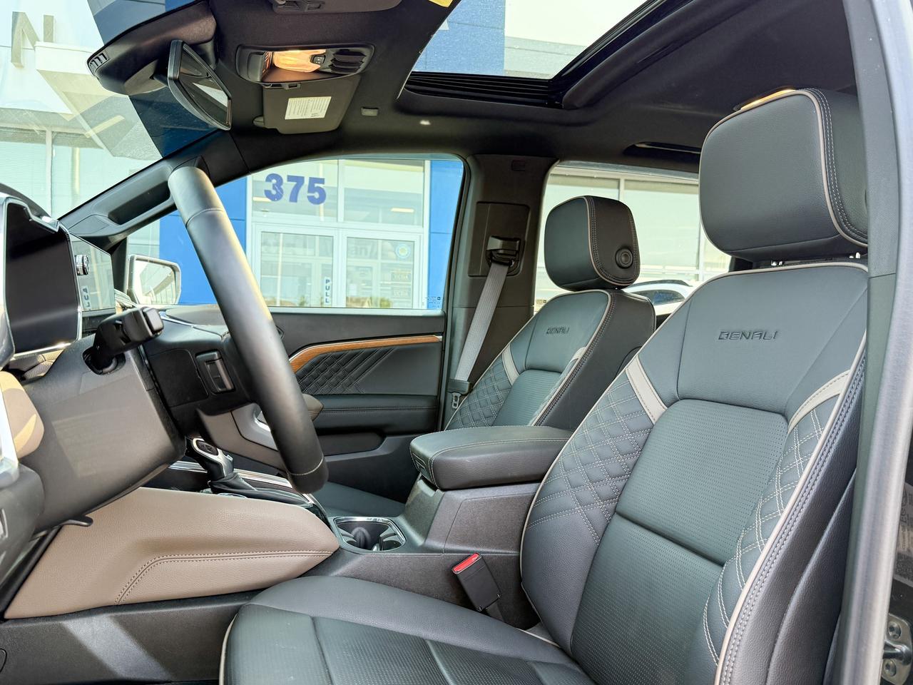 2025 GMC Canyon Denali ONE OWNER, CLEAN CARFAX, 2.7L 4CYL TURBO, DENALI BLACK EDITION, HEATED & VENTILATED FRONT LEATHER SEATS, HEATED STEERING WHEEL, POWER SUNROOF, SAFETY PACKAGE, BLACK BADGES, UNDERBODY CAMERAS Photo