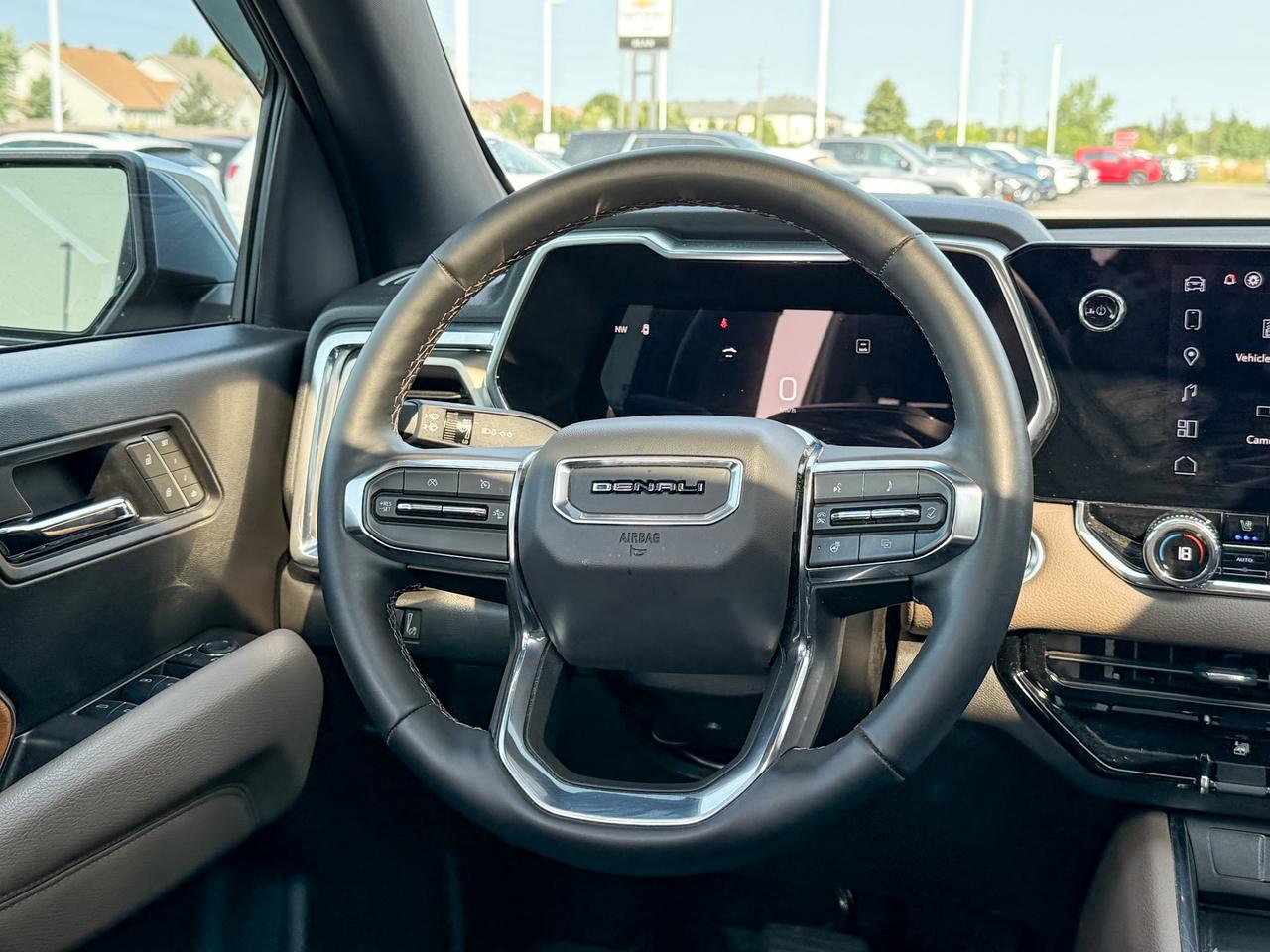 2025 GMC Canyon Denali ONE OWNER, CLEAN CARFAX, 2.7L 4CYL TURBO, DENALI BLACK EDITION, HEATED & VENTILATED FRONT LEATHER SEATS, HEATED STEERING WHEEL, POWER SUNROOF, SAFETY PACKAGE, BLACK BADGES, UNDERBODY CAMERAS Photo