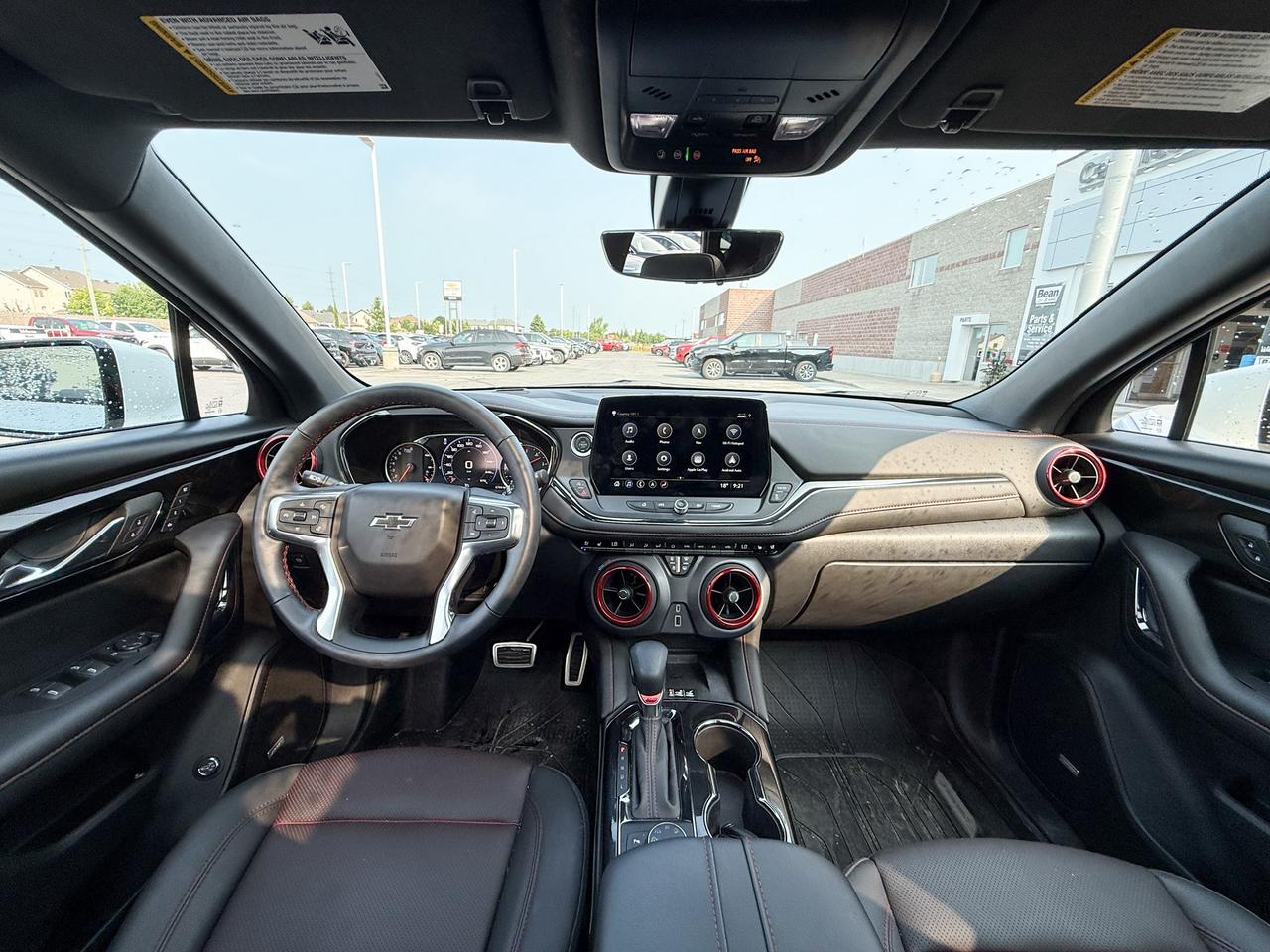 2025 Chevrolet Blazer RS 3.6L V6 WITH REMOTE START/ENTRY, HEATED SEATS, HEATED STEERING WHEEL, VENTILATED SEATS, SUNROOF, POWER LIFTGATE, HD REAR VISION CAMERA Photo