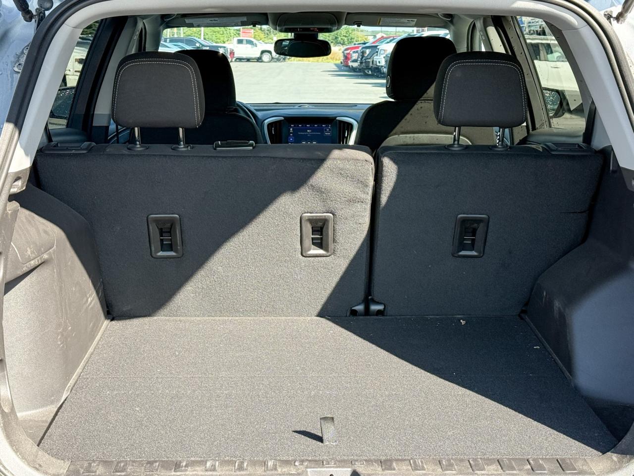 2024 GMC Terrain CLEAN CARFAX, 1.5L 4CYL TURBO, SLE AWD, HEATED FRONT SEATS, REMOTE VEHICLESTART, GMC PRO SAFETY PACKAGE, DUALZONE CLIMATE CONTROL, REAR VISION CAMERA Photo4