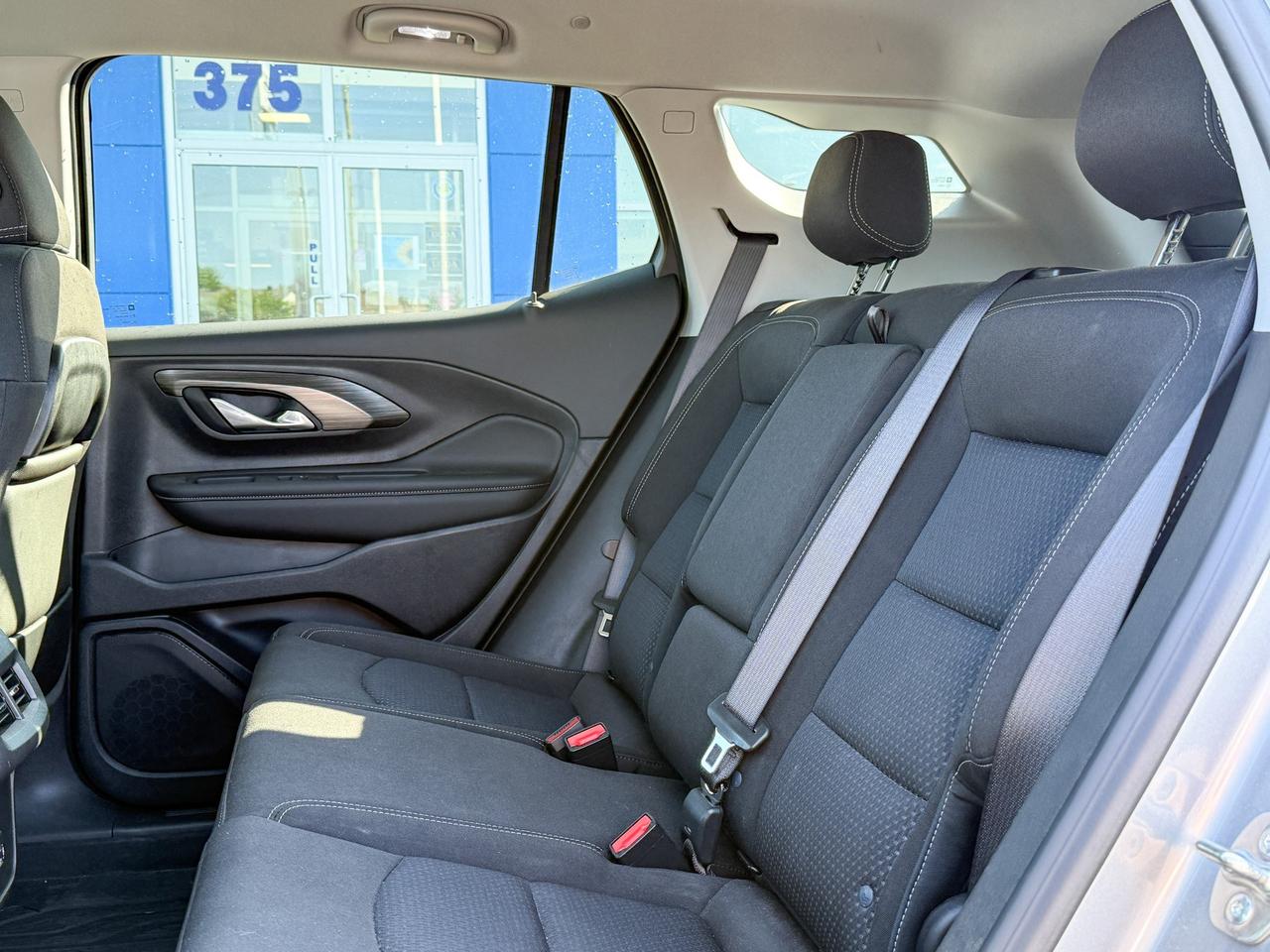 2024 GMC Terrain CLEAN CARFAX, 1.5L 4CYL TURBO, SLE AWD, HEATED FRONT SEATS, REMOTE VEHICLESTART, GMC PRO SAFETY PACKAGE, DUALZONE CLIMATE CONTROL, REAR VISION CAMERA Photo