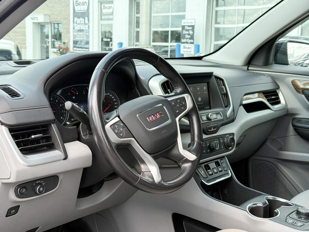 2021 GMC Terrain CLEAN CARFAX, 1.5L 4CYL TURBO, SLE AWD, HEATED FRONT CLOTH SEATS, REMOTE VEHICLE START, HD REAR VISION CAMERA, LUGGAGE SIDE RAILS, 17" ALLOY RIMS Photo