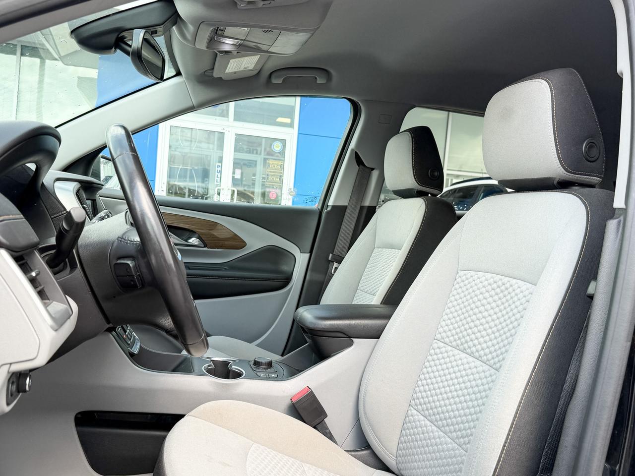 2021 GMC Terrain CLEAN CARFAX, 1.5L 4CYL TURBO, SLE AWD, HEATED FRONT CLOTH SEATS, REMOTE VEHICLE START, HD REAR VISION CAMERA, LUGGAGE SIDE RAILS, 17" ALLOY RIMS Photo