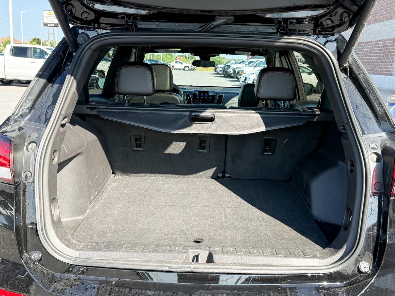 2024 Chevrolet Equinox ONE OWNER, CLEAN CARFAX, 1.5L 4CYL TURBO, RS AWD, HEATED FRONT LEATHER SEATS, HEATED LEATHER WRAPPED STEERING WHEEL, BOSE PREMIUM SOUND SYSTEM, ADAPTIVE CRUISE CONTROL, REMOTE VEHICLE START, ADVANCED Photo