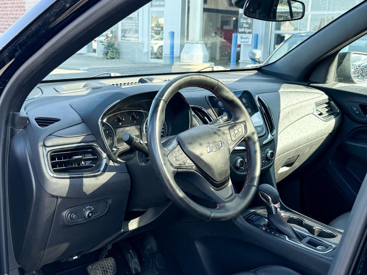 2024 Chevrolet Equinox ONE OWNER, CLEAN CARFAX, 1.5L 4CYL TURBO, RS AWD, HEATED FRONT LEATHER SEATS, HEATED LEATHER WRAPPED STEERING WHEEL, BOSE PREMIUM SOUND SYSTEM, ADAPTIVE CRUISE CONTROL, REMOTE VEHICLE START, ADVANCED Photo