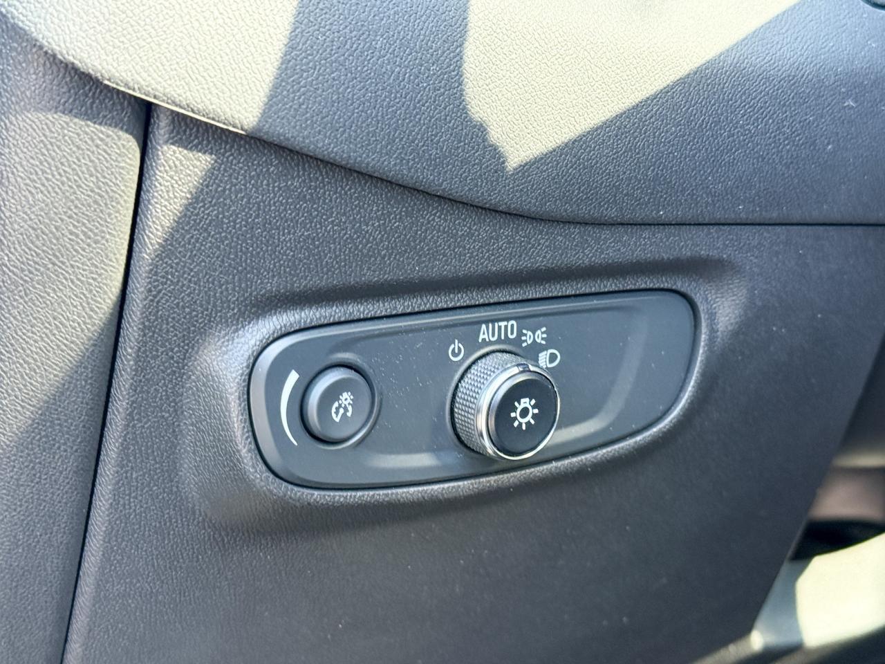 2024 Chevrolet Equinox ONE OWNER, CLEAN CARFAX, 1.5L 4CYL TURBO, RS AWD, HEATED FRONT LEATHER SEATS, HEATED LEATHER WRAPPED STEERING WHEEL, BOSE PREMIUM SOUND SYSTEM, ADAPTIVE CRUISE CONTROL, REMOTE VEHICLE START, ADVANCED Photo