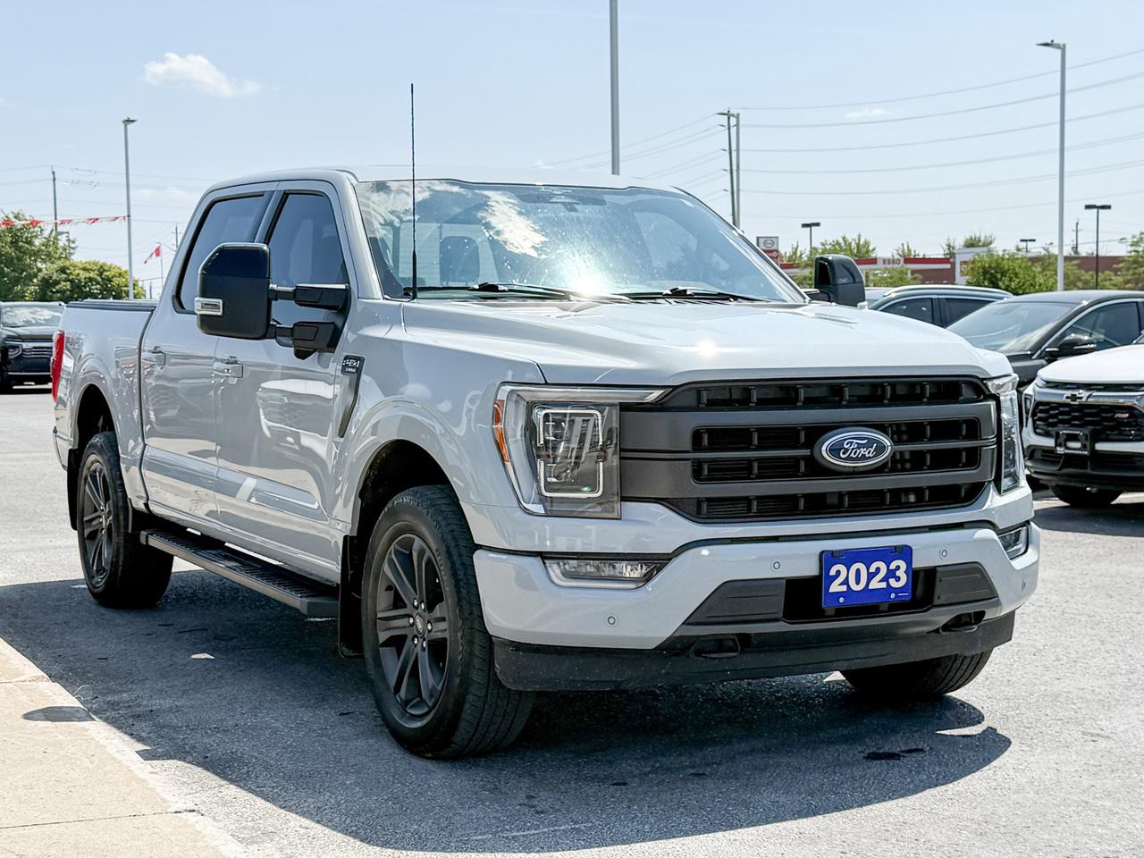 2023 Ford F-150 Lariat ONE OWNER, CLEAN CARFAX, 3.5L V6, SUPER CREW SHORT BOX, HEATED & VENTILATED LEATHER SEATS, PANORAMIC SUNROOF, FX4 OFF ROAD PACKAGE, 20" ALLOY WHEELS Photo