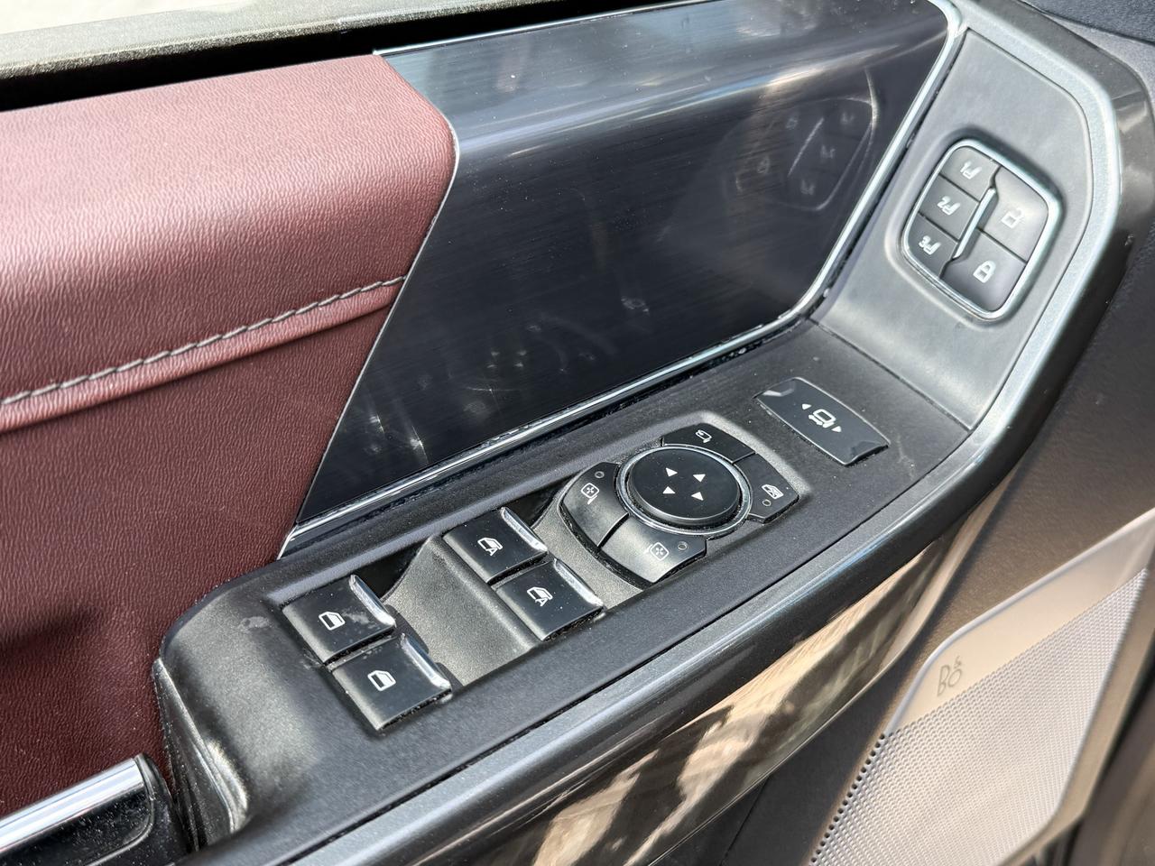 2023 Ford F-150 Lariat ONE OWNER, CLEAN CARFAX, 3.5L V6, SUPER CREW SHORT BOX, HEATED & VENTILATED LEATHER SEATS, PANORAMIC SUNROOF, FX4 OFF ROAD PACKAGE, 20" ALLOY WHEELS Photo