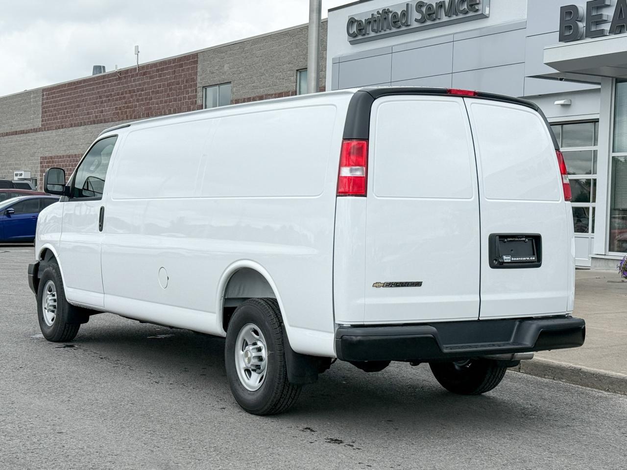 2025 Chevrolet Express 2500 Work Van 4.3L V6 WITH REMOTE ENTRY, CRUISE CONTROL, REAR VISION CAMERA, BLUETOOTH Photo2