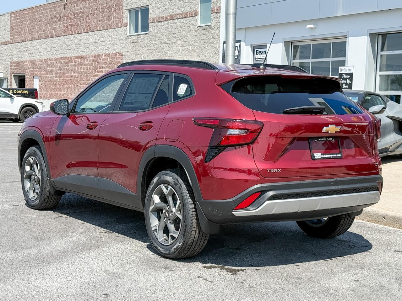 2025 Chevrolet Trax LT 1.2L 3 CYL WITH REMOTE START/ENTRY, HEATED SEATS, ADAPTIVE CRUISE CONTROL, APPLE CARPLAY AND ANDROID AUTO Photo