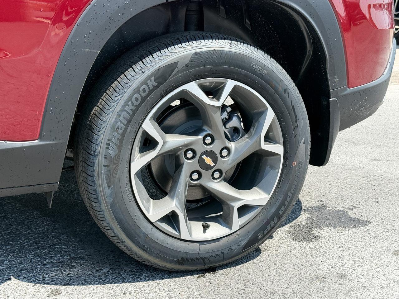 2025 Chevrolet Trax LT 1.2L 3 CYL WITH REMOTE START/ENTRY, HEATED SEATS, ADAPTIVE CRUISE CONTROL, APPLE CARPLAY AND ANDROID AUTO Photo