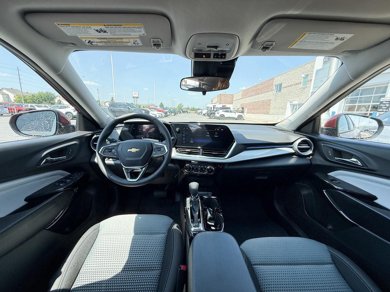 2025 Chevrolet Trax LT 1.2L 3 CYL WITH REMOTE START/ENTRY, HEATED SEATS, ADAPTIVE CRUISE CONTROL, APPLE CARPLAY AND ANDROID AUTO Photo