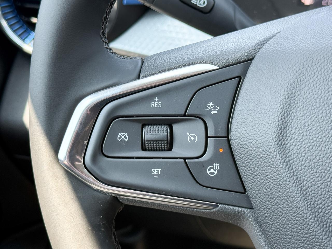 2025 Chevrolet Trax LT 1.2L 3 CYL WITH REMOTE START/ENTRY, HEATED SEATS, ADAPTIVE CRUISE CONTROL, APPLE CARPLAY AND ANDROID AUTO Photo