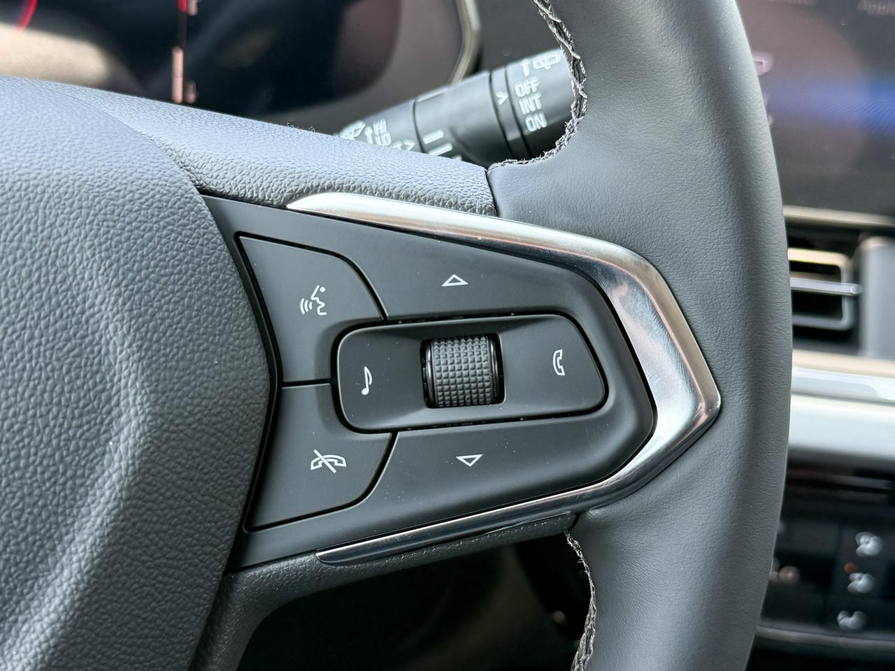 2025 Chevrolet Trax LT 1.2L 3 CYL WITH REMOTE START/ENTRY, HEATED SEATS, ADAPTIVE CRUISE CONTROL, APPLE CARPLAY AND ANDROID AUTO Photo