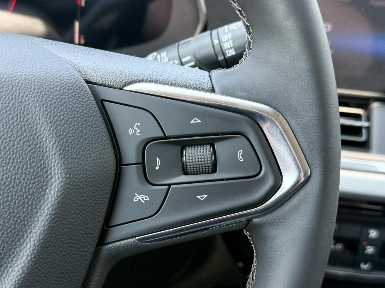 2025 Chevrolet Trax LT 1.2L 3 CYL WITH REMOTE START/ENTRY, HEATED SEATS, ADAPTIVE CRUISE CONTROL, APPLE CARPLAY AND ANDROID AUTO Photo