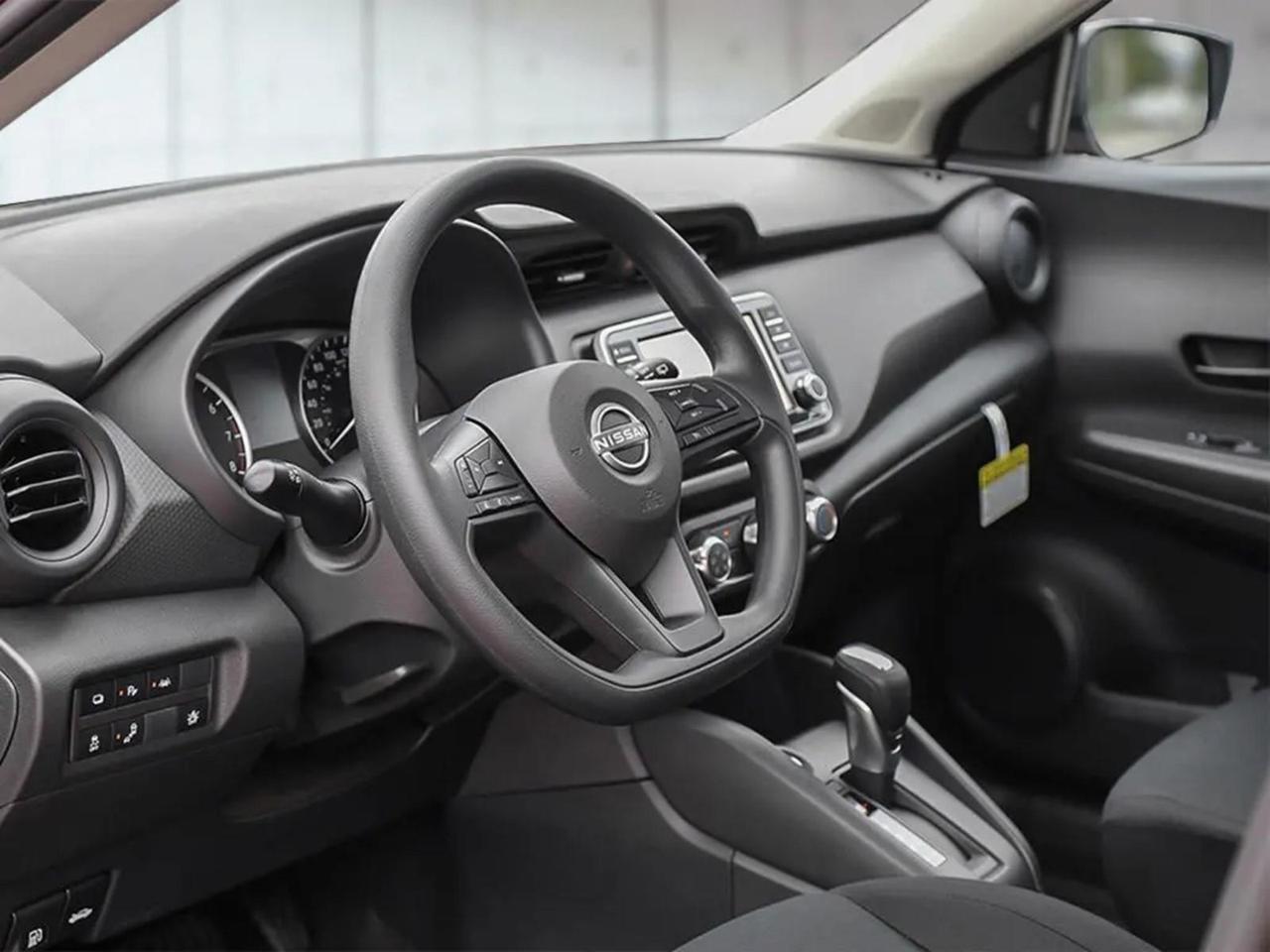 2025 Nissan Kicks Play S Photo