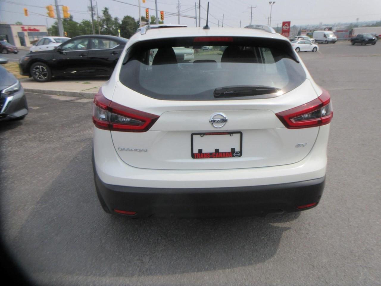 2022 Nissan Qashqai SV Photo3