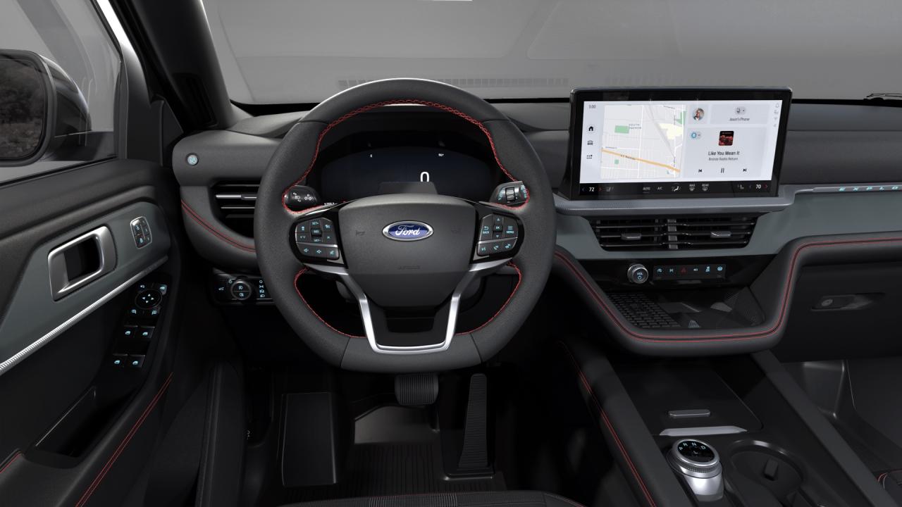 2025 Ford Explorer ST-Line Photo