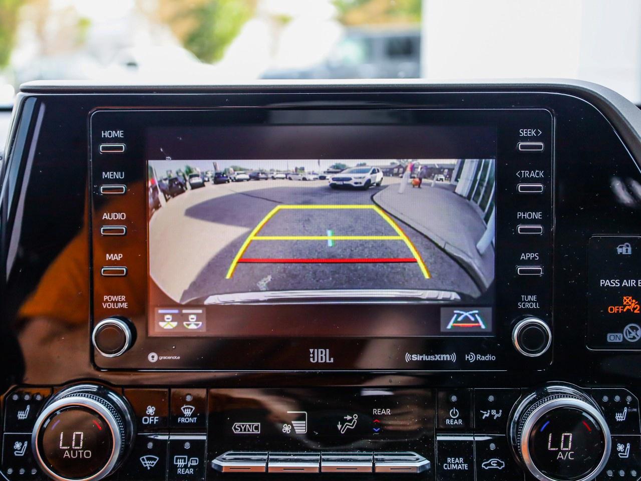 2020 Toyota Highlander Hybrid Limited Photo