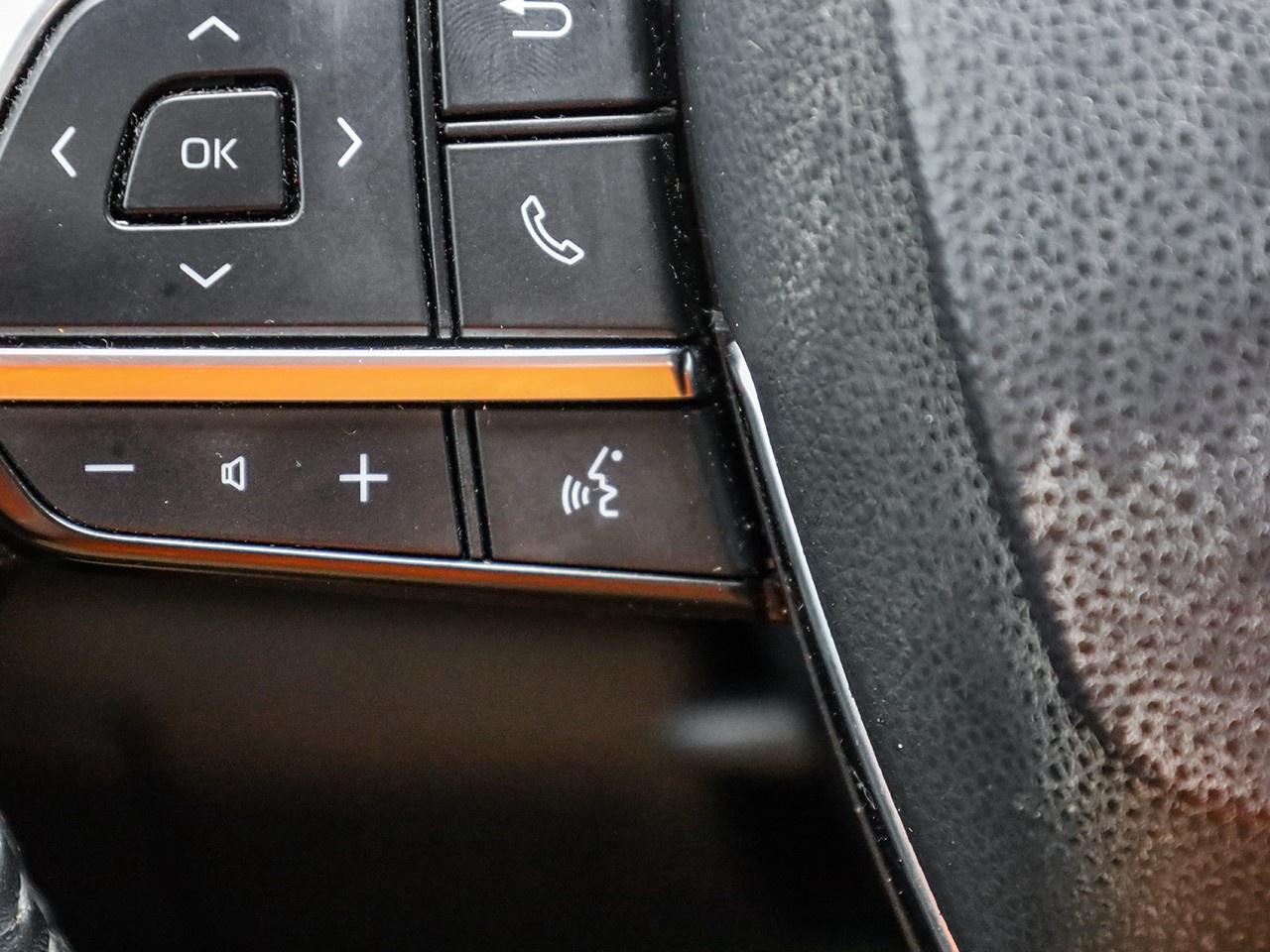 2020 Toyota Highlander Hybrid Limited Photo