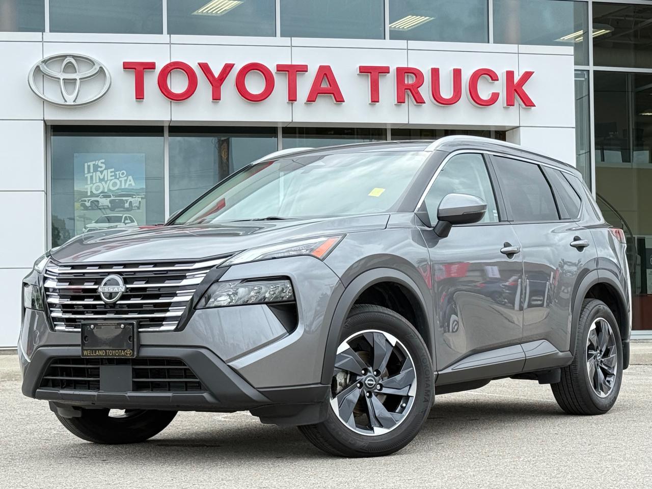 Used 2024 Nissan Rogue SV MOONROOF for sale in Welland, ON