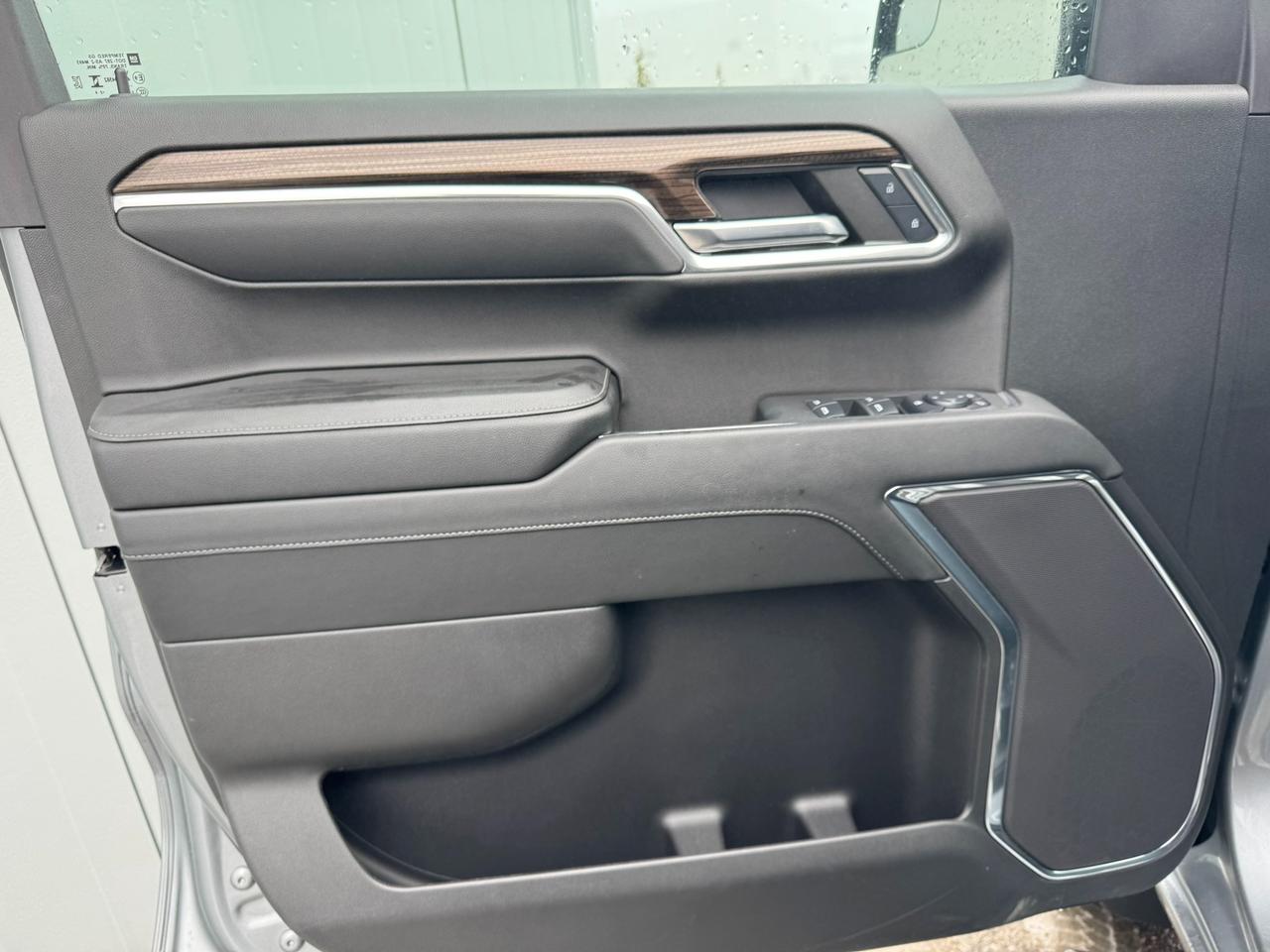 2024 Chevrolet Silverado 1500 LT Trail Boss One Owner | Trailboss | Crew | 2LT | 20" Wheels Photo