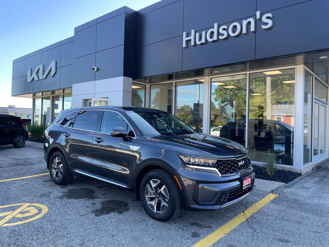 Used 2023 Kia Sorento Hybrid HEV | LX | 17