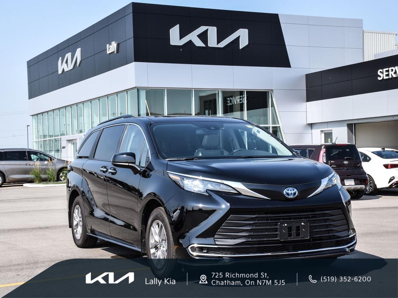 Used 2024 Toyota Sienna XLE 8-Passenger New Arrival | Hybrid | 8 Passenger | Clean CarFax for sale in Chatham, ON