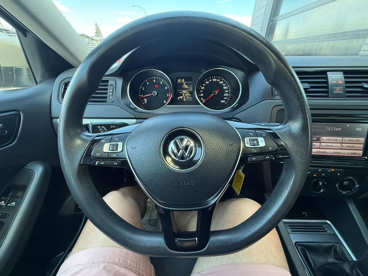 2015 Volkswagen Jetta Trendline | Clean Carfax, Low KMs, Fully Serviced! - Photo #15