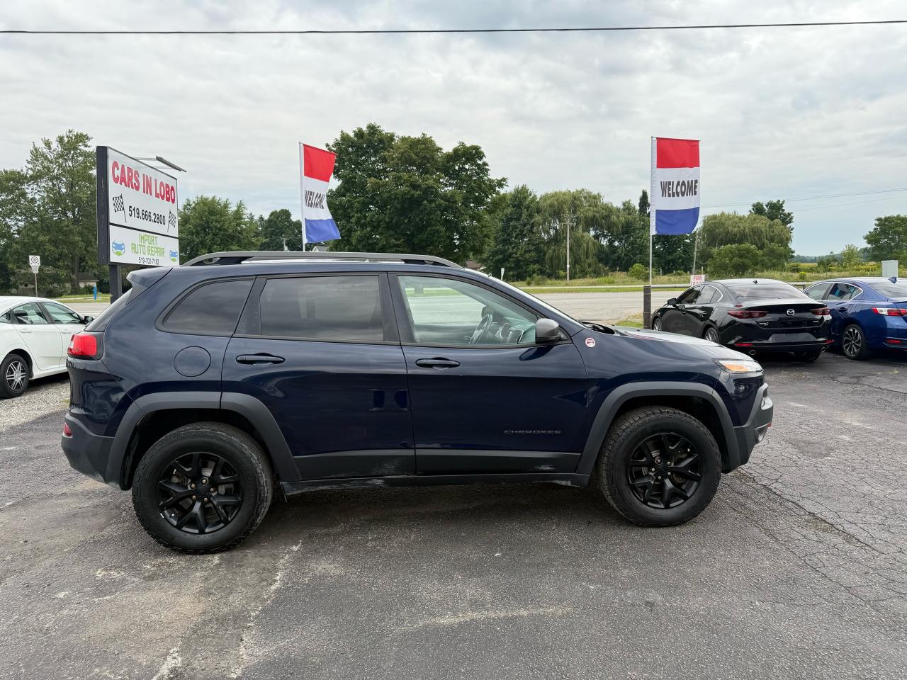 2016 Jeep Cherokee Trailhawk Photo2