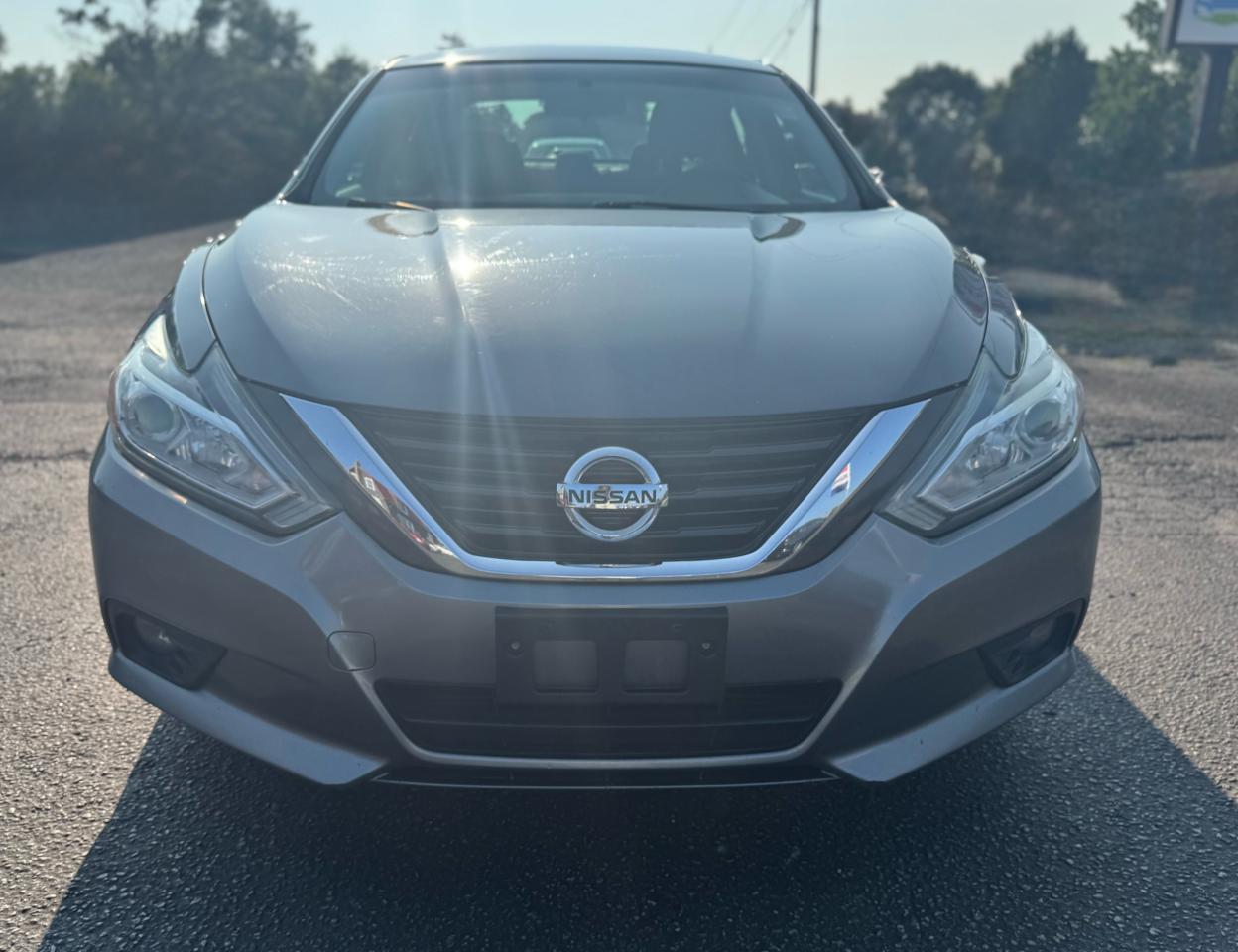 2016 Nissan Altima SV Photo
