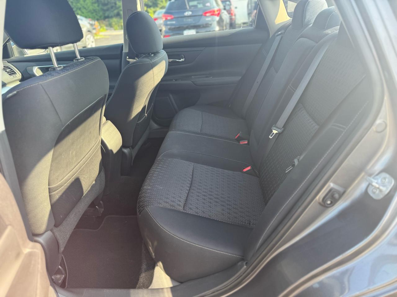 2016 Nissan Altima SV Photo