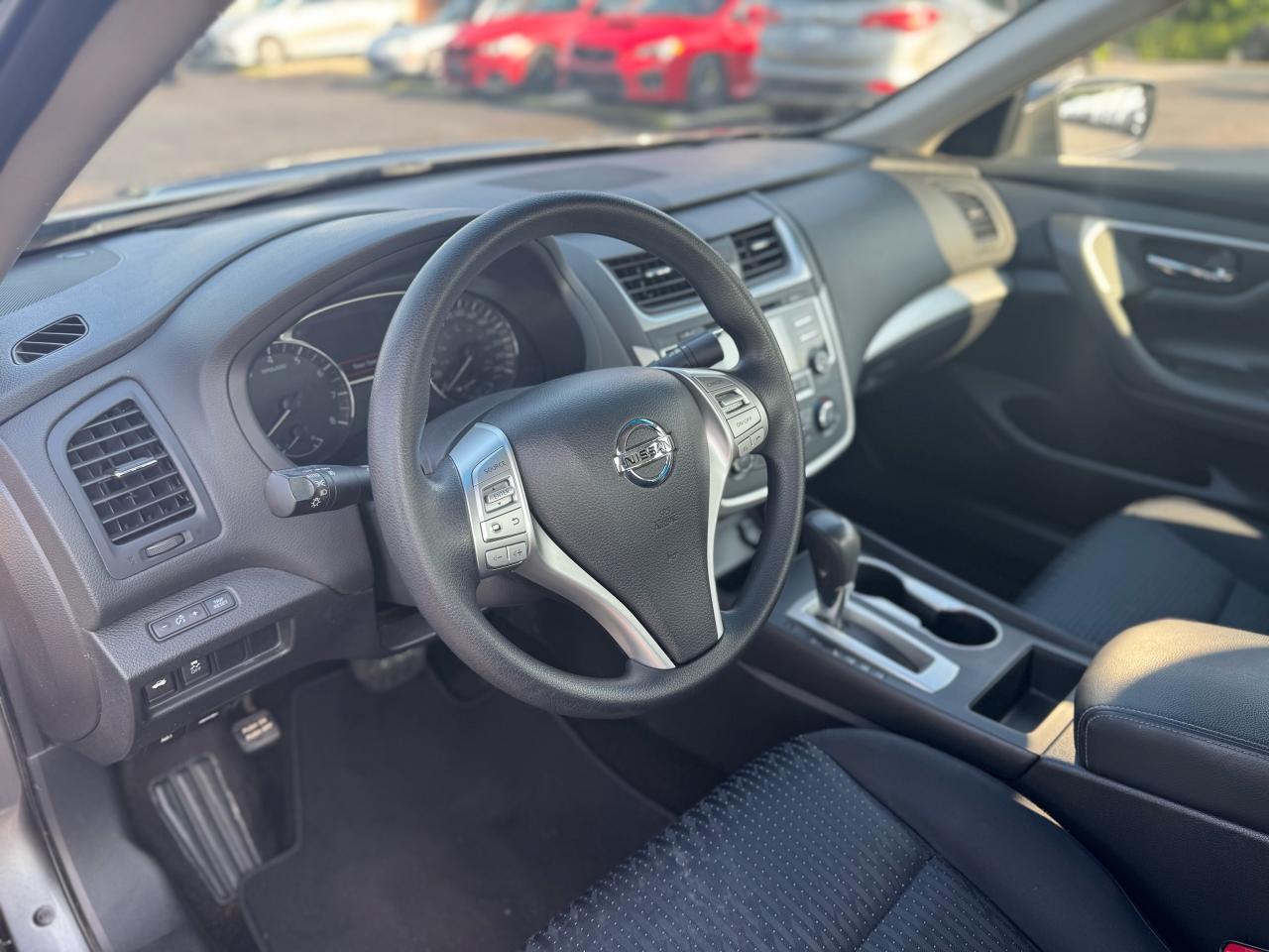 2016 Nissan Altima SV Photo