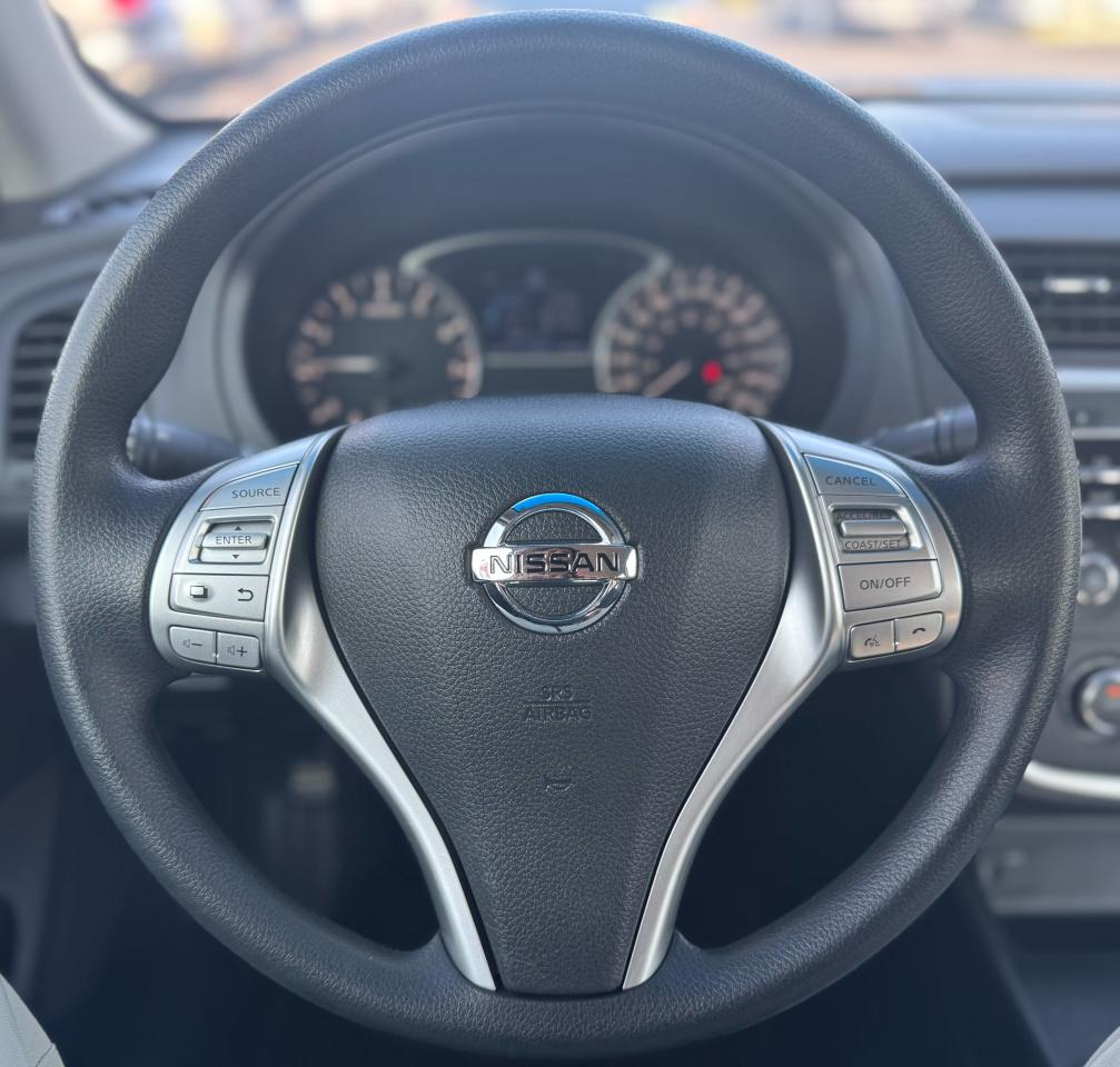 2016 Nissan Altima SV Photo