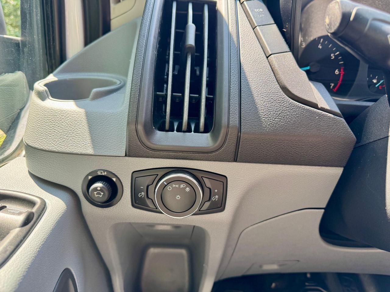 2019 Ford Transit 250 148" HR CARGO VAN - Photo #4