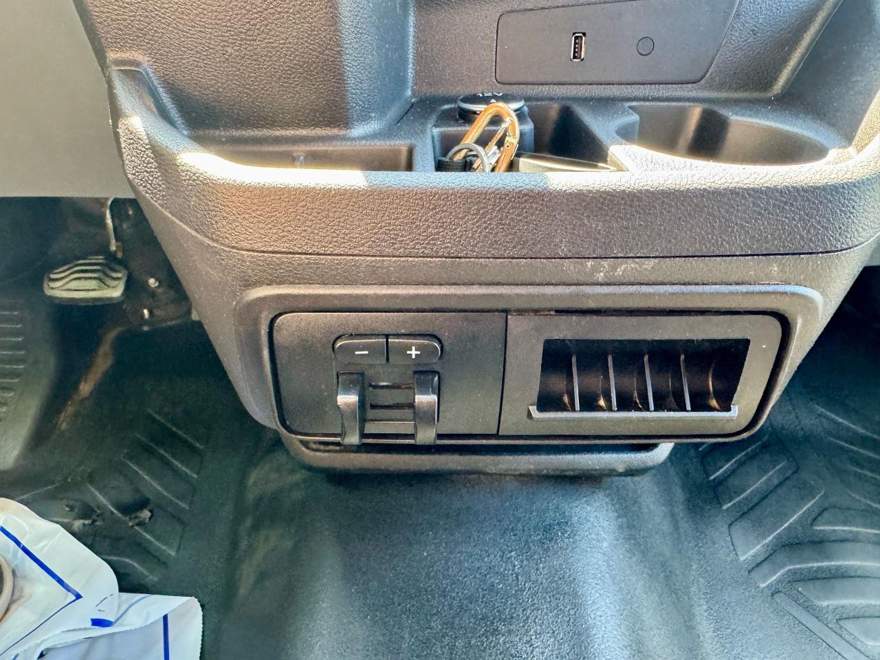 2019 Ford Transit 250 148" HR CARGO VAN - Photo #8