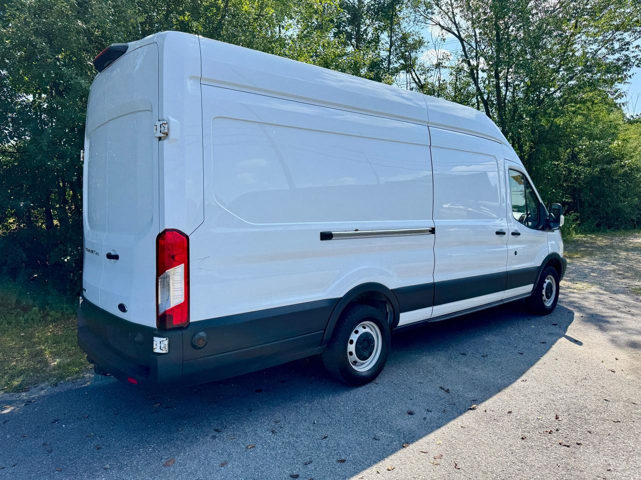 2019 Ford Transit 250 148" HR CARGO VAN - Photo #17