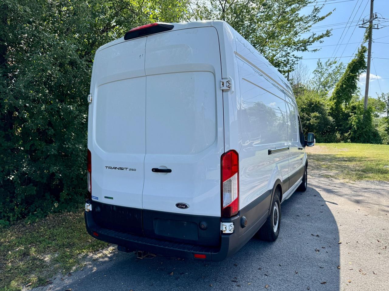 2019 Ford Transit 250 148" HR CARGO VAN - Photo #19