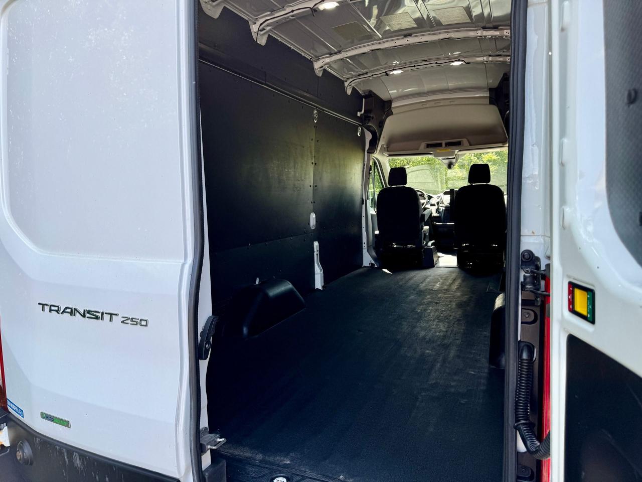 2019 Ford Transit 250 148" HR CARGO VAN - Photo #21