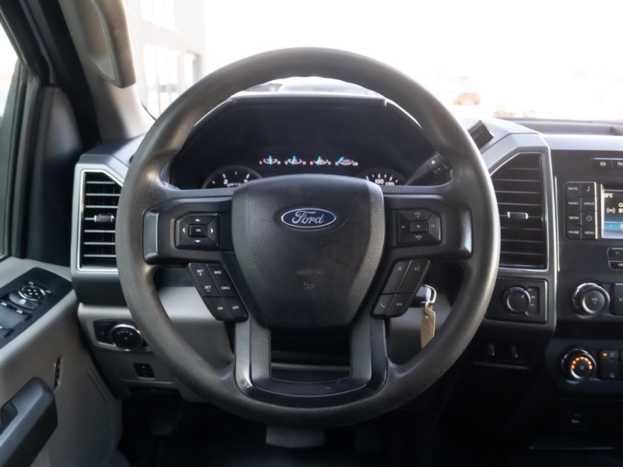 2019 Ford SUPER DUTY F-550 DRW XLT F-550 FLATDECK DIESEL Photo8