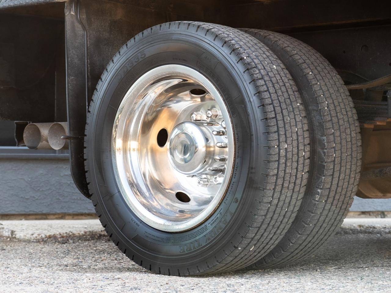 2019 Ford SUPER DUTY F-550 DRW XLT F-550 FLATDECK DIESEL Photo28