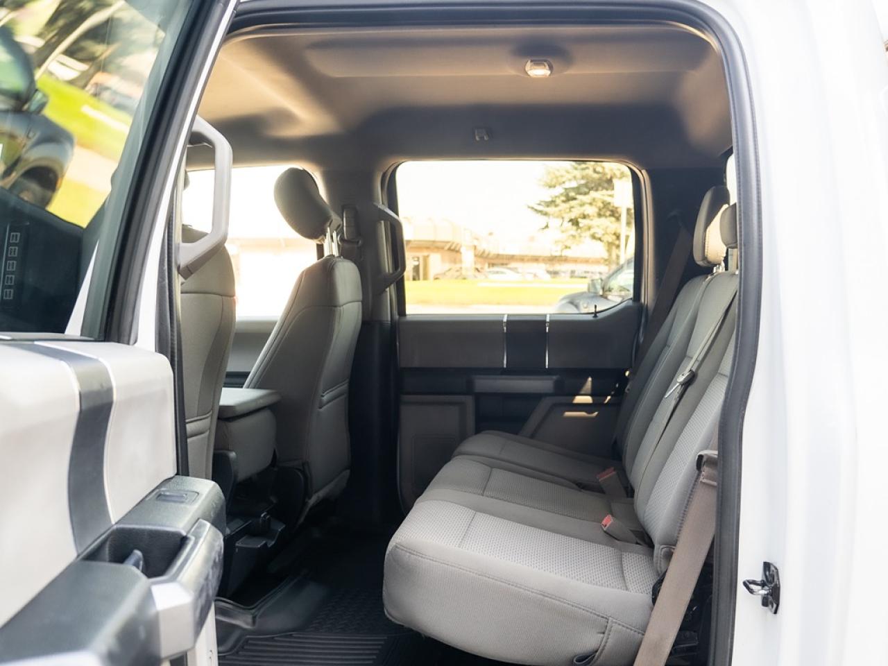 2019 Ford SUPER DUTY F-550 DRW XLT F-550 FLATDECK DIESEL Photo46